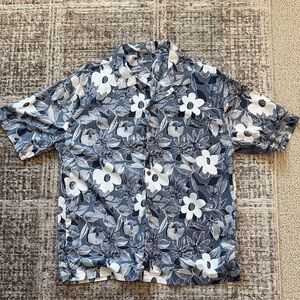 Abercrombie & Fitch Navy and White Leaf Print Shirt